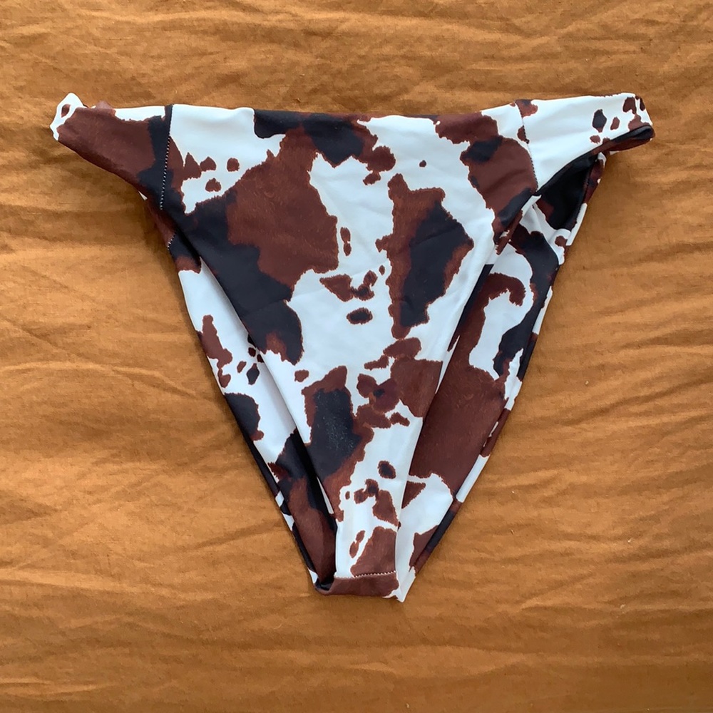 Skatie bikini bottom